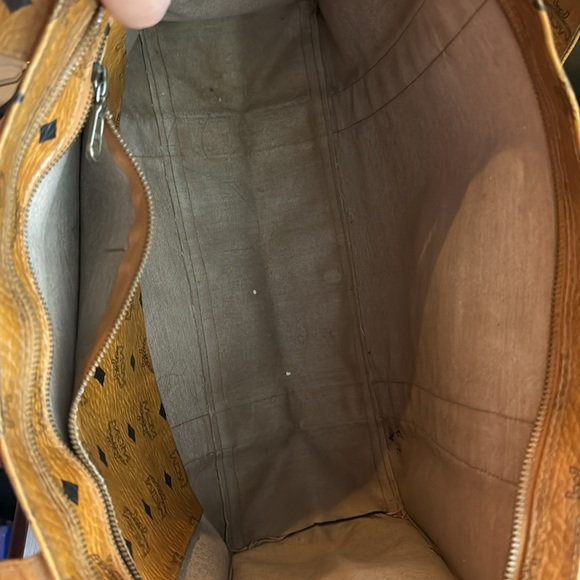 MCM Germany Shoppers Tote- Long Handle - Picture 11 of 16